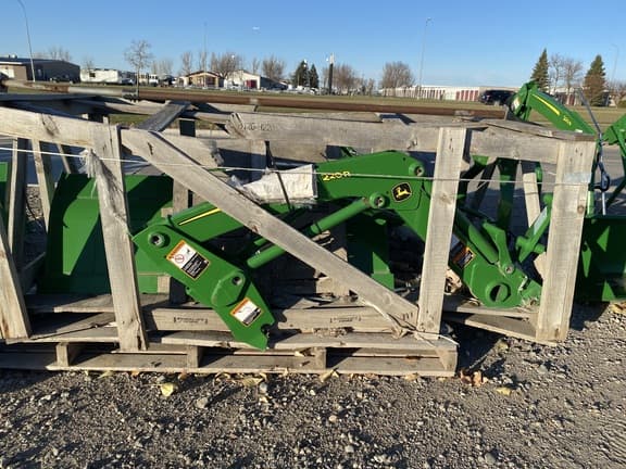 Image of John Deere 220R Image 0