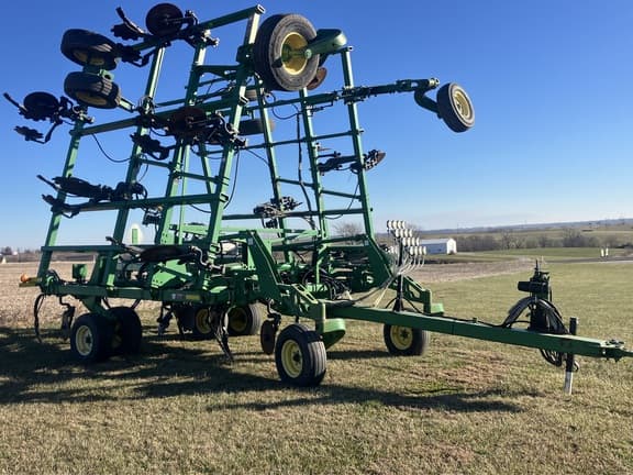 Image of John Deere 2410 equipment image 4