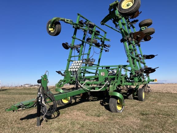 Image of John Deere 2410 equipment image 1