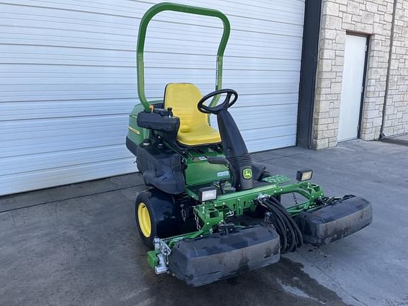 Image of John Deere 2500B equipment image 4