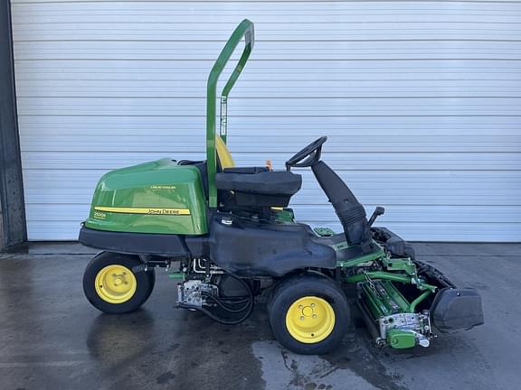 Image of John Deere 2500B equipment image 1
