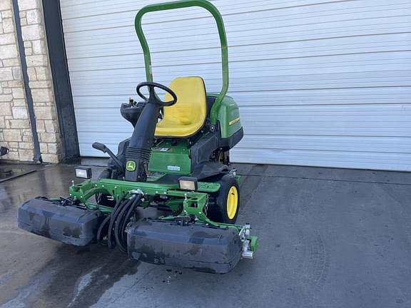 Image of John Deere 2500B equipment image 2