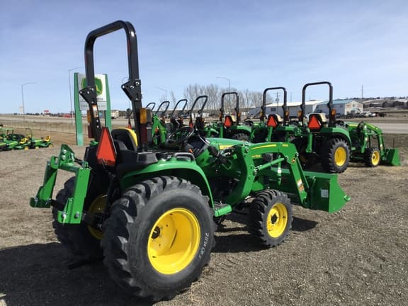 Image of John Deere 3032E equipment image 4