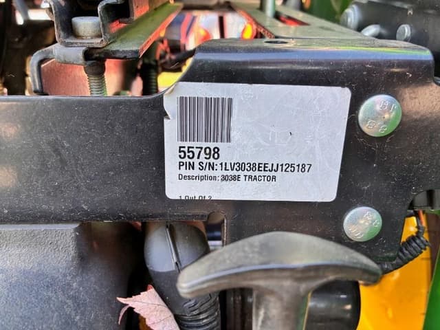 Image of John Deere 3038E equipment image 3