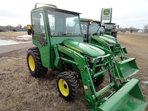 John Deere 3038E Equipment Image0