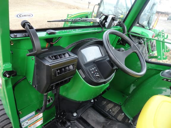 Image of John Deere 3038E equipment image 3