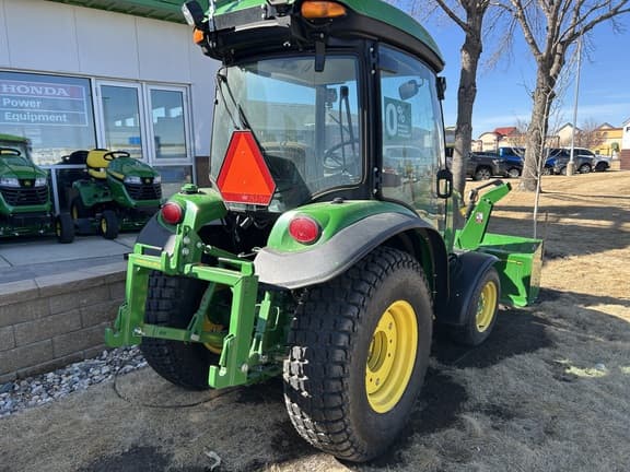 Image of John Deere 3039R Image 1