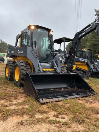Image of John Deere 320G Primary image