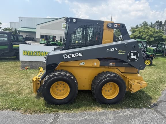 Image of John Deere 332G equipment image 1