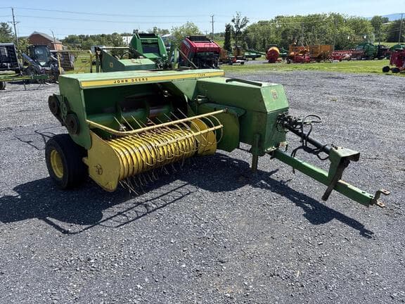 Image of John Deere 336 equipment image 1