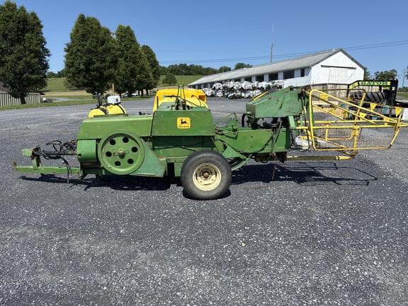 Image of John Deere 336 equipment image 2