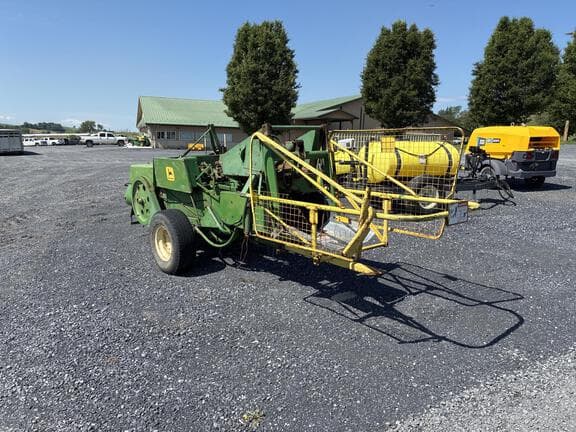 Image of John Deere 336 equipment image 3