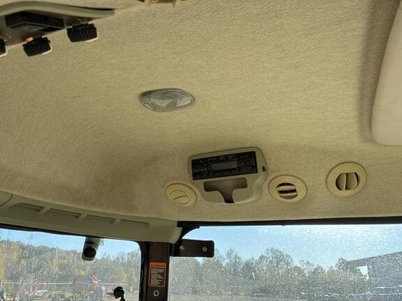 Image of John Deere 3720 equipment image 4