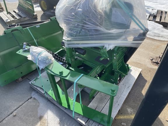 Image of John Deere 385A Image 1