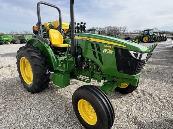 John Deere 5050E Equipment Image0