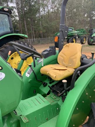 Image of John Deere 5055E equipment image 2