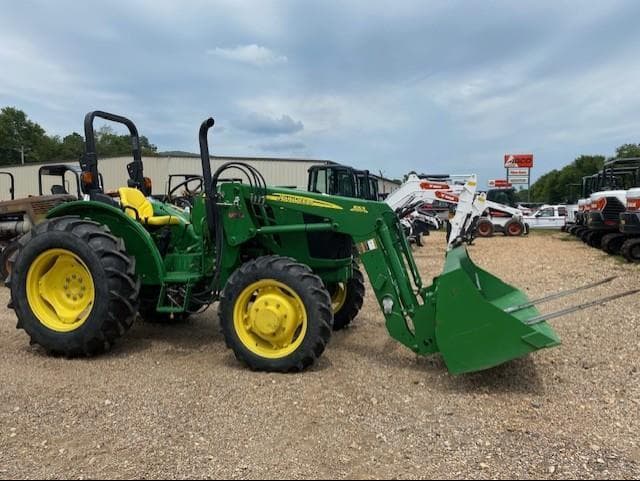 Image of John Deere 5055E equipment image 1