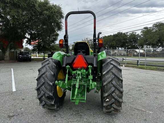 Image of John Deere 5060E equipment image 2