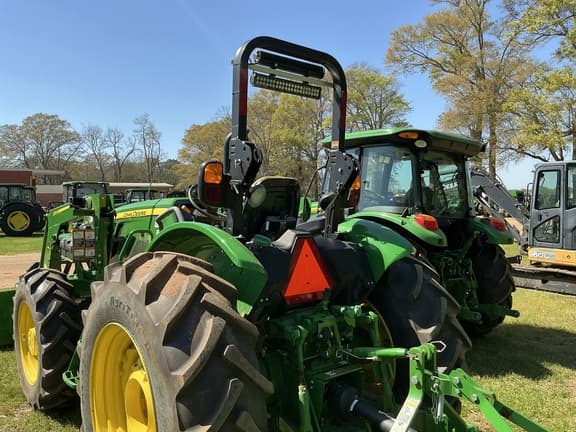 Image of John Deere 5060E equipment image 3