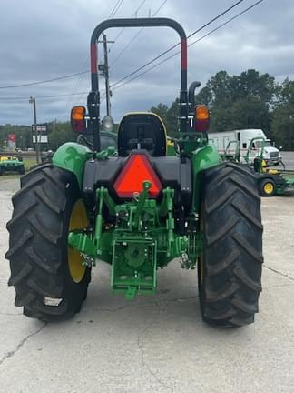 Image of John Deere 5067E equipment image 3