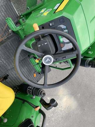 Image of John Deere 5075E equipment image 4