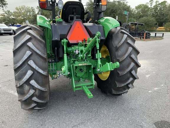 Image of John Deere 5075E equipment image 2