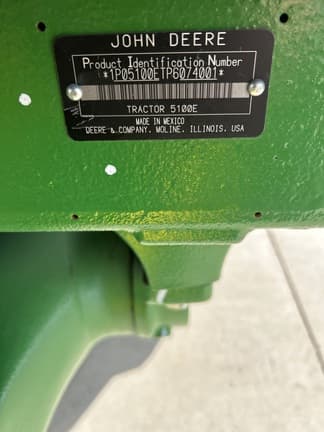 Image of John Deere 5100E equipment image 3