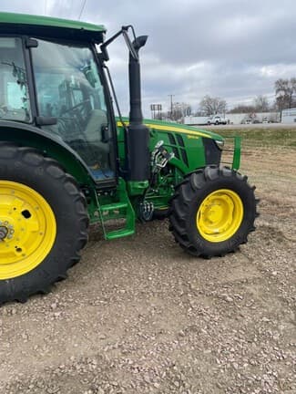 Image of John Deere 5105M Image 1