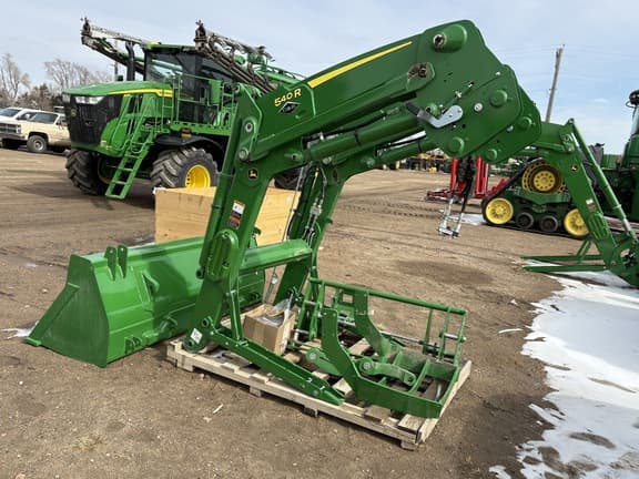 Image of John Deere 540R equipment image 3