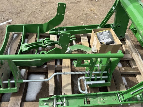 Image of John Deere 540R equipment image 2