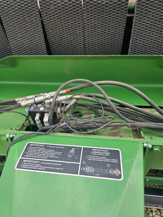 Image of John Deere 560M equipment image 2