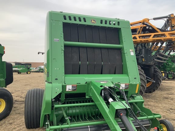 John Deere 561R Equipment Image0