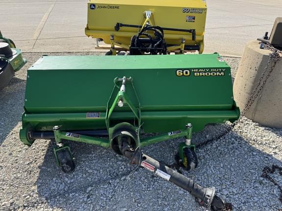 Image of John Deere 60 Heavy Duty Broom equipment image 4