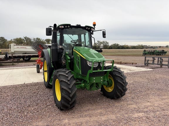 John Deere 6110M Equipment Image0