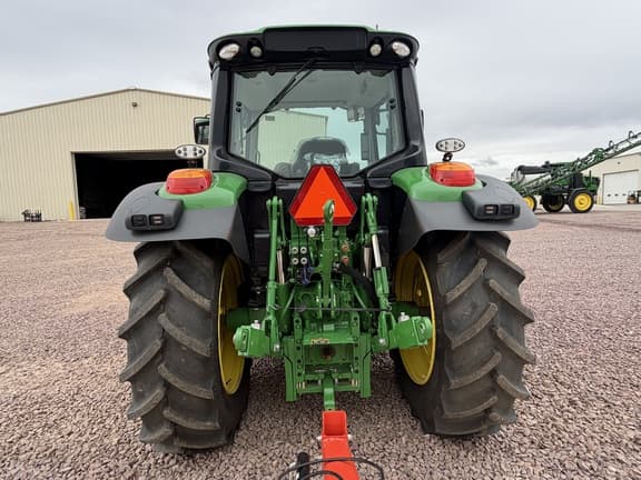 Image of John Deere 6110M equipment image 4