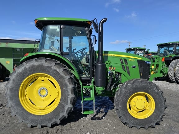 John Deere 6120E Equipment Image0