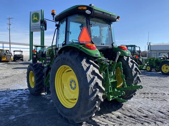 Image of John Deere 6120E equipment image 4