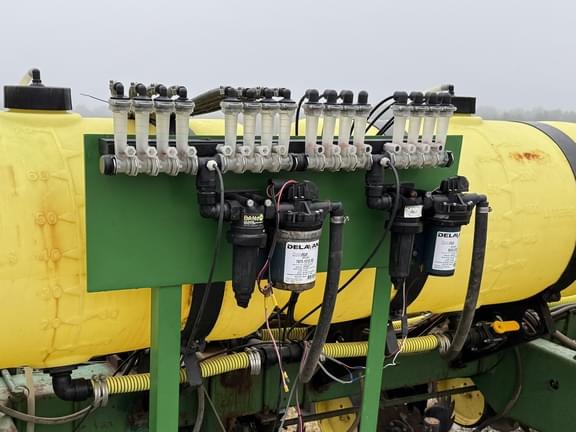 Image of John Deere 7000 equipment image 2