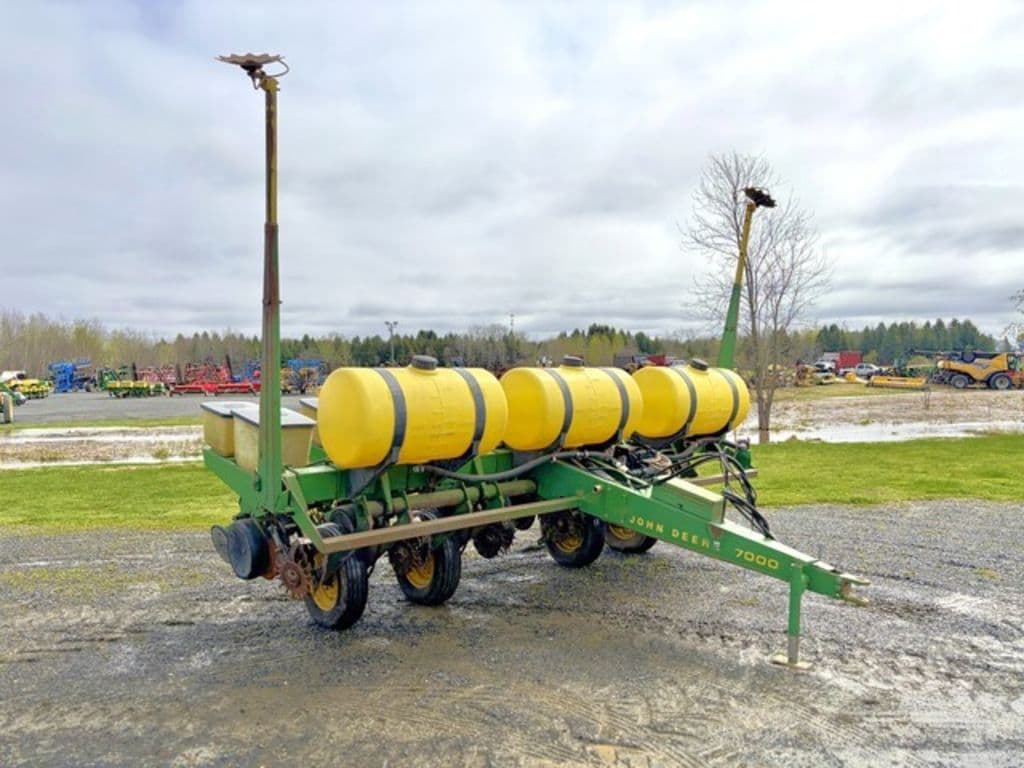 Image of John Deere 7000 Primary image
