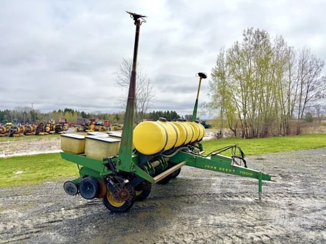Image of John Deere 7000 equipment image 2