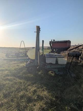 Image of John Deere 7000 equipment image 3