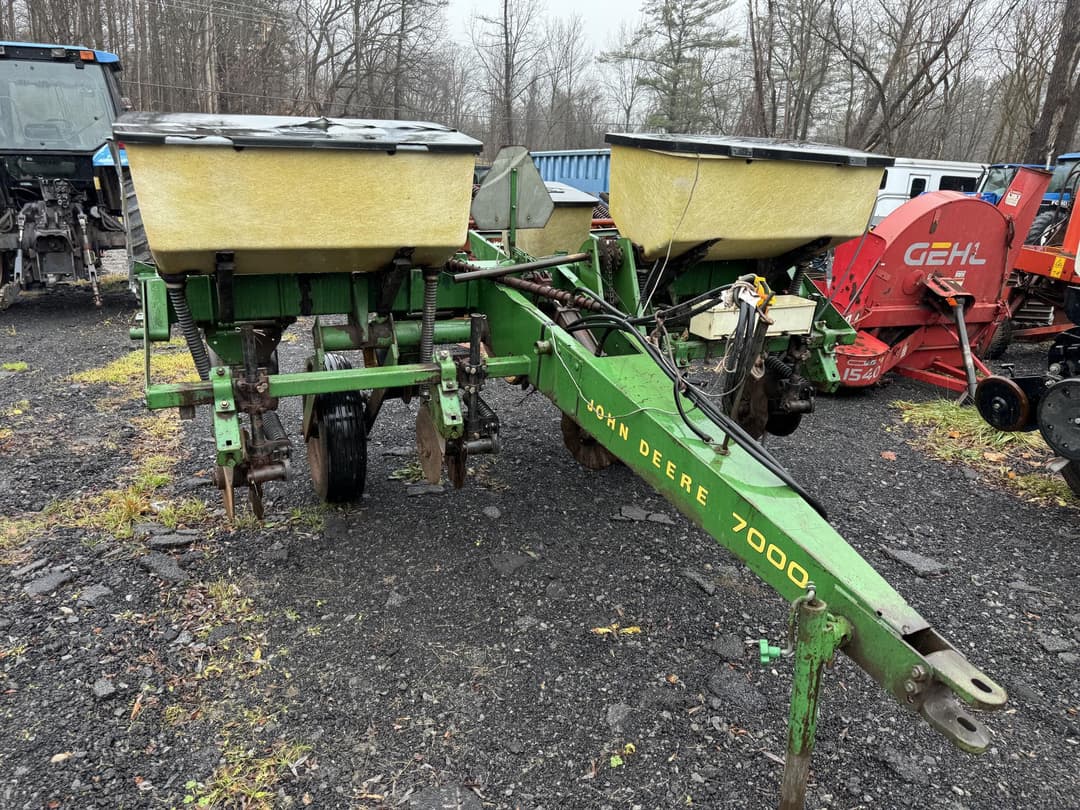 Image of John Deere 7000 Primary image