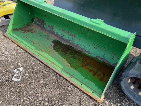 John Deere Bucket Equipment Image0