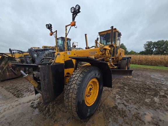1991 John Deere 770BH Equipment Image0