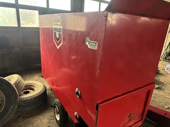 2010 John Deere 812 Equipment Image0