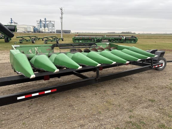 John Deere 822 Equipment Image0