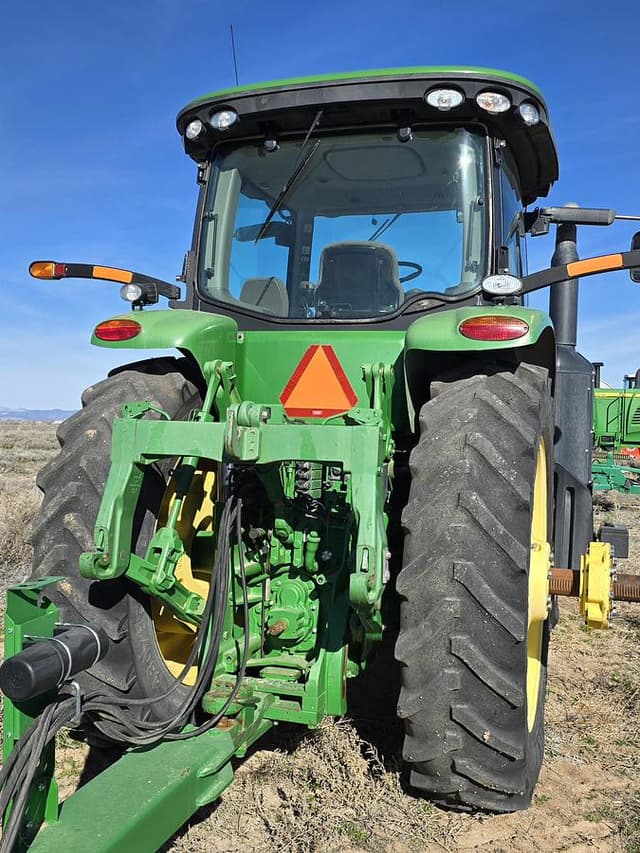 Image of John Deere 8285R equipment image 3