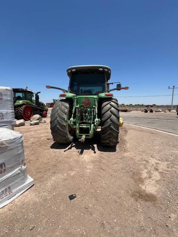 Image of John Deere 8320 equipment image 4