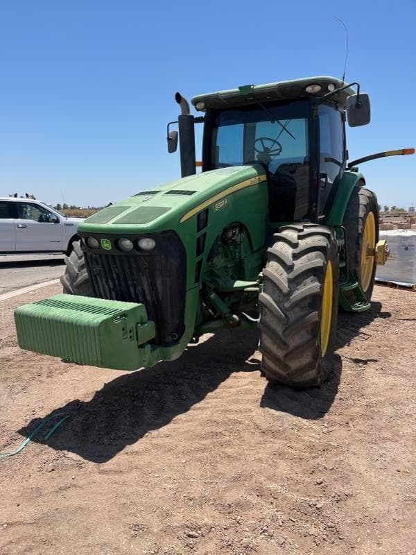 Image of John Deere 8320 equipment image 2