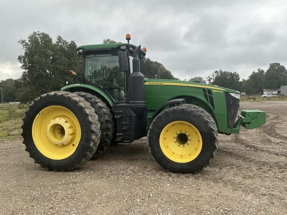 Image of John Deere 8370R equipment image 4